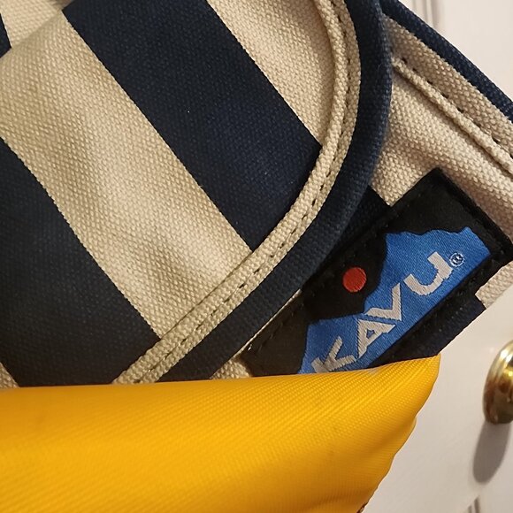 Kavu Navy and Cream Striped Crossbody Bag w/ Matching Wallet - Picture 2 of 2